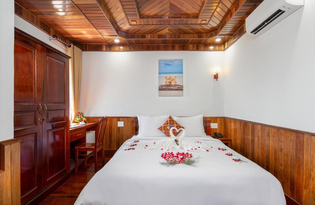 Khach San Pham Gia Da Nang Hotel Exterior photo