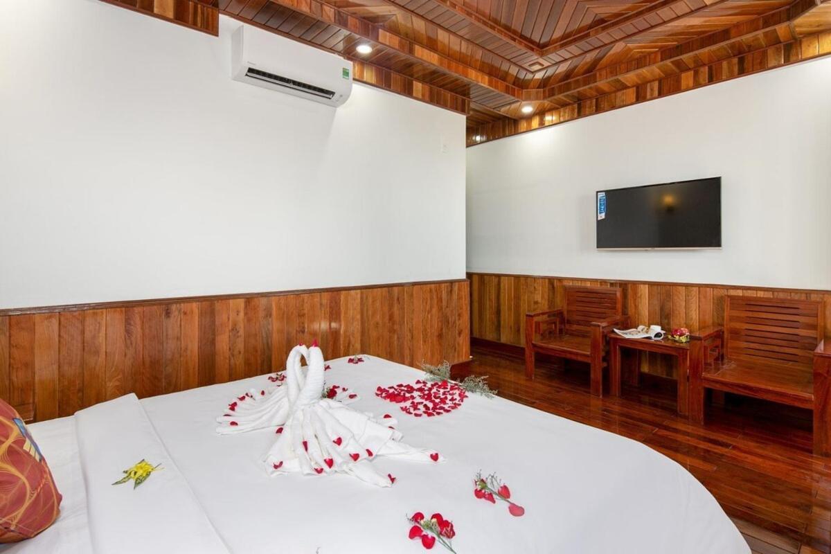 Khach San Pham Gia Da Nang Hotel Exterior photo